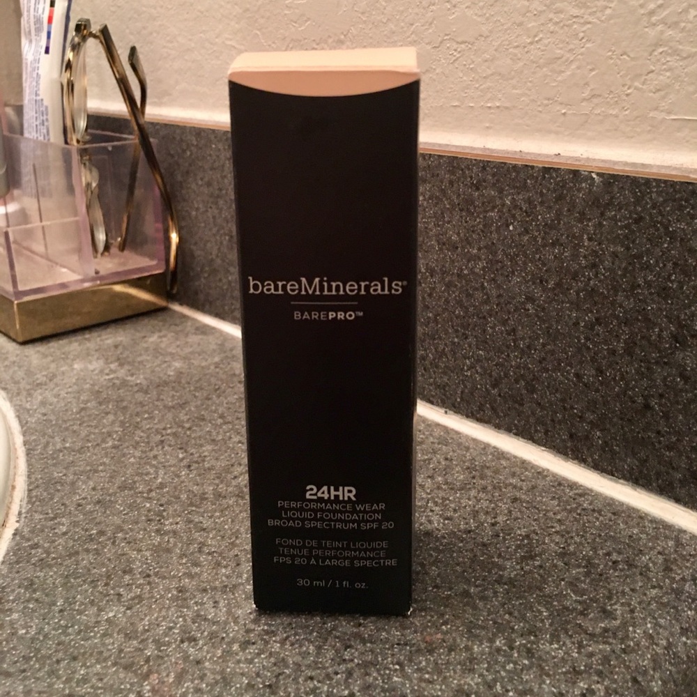 Bare Minerals 24 hour foundation